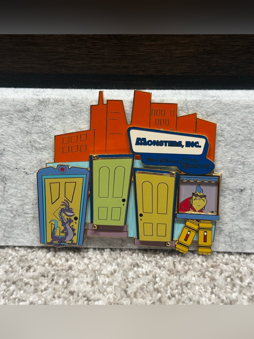 RARE Monsters inc Jumbo Cast exclusive Pin